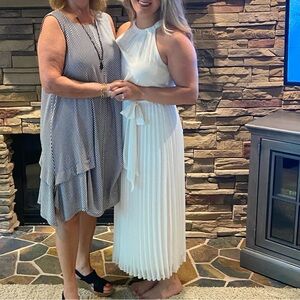 White Pleated midi dress PERFECT for bridal event! Size 6